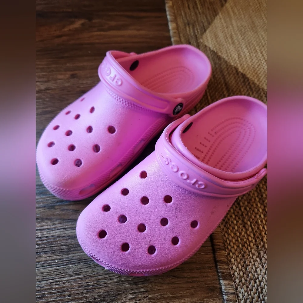 CROCS Kids Water Shoes - Vibrant Pink